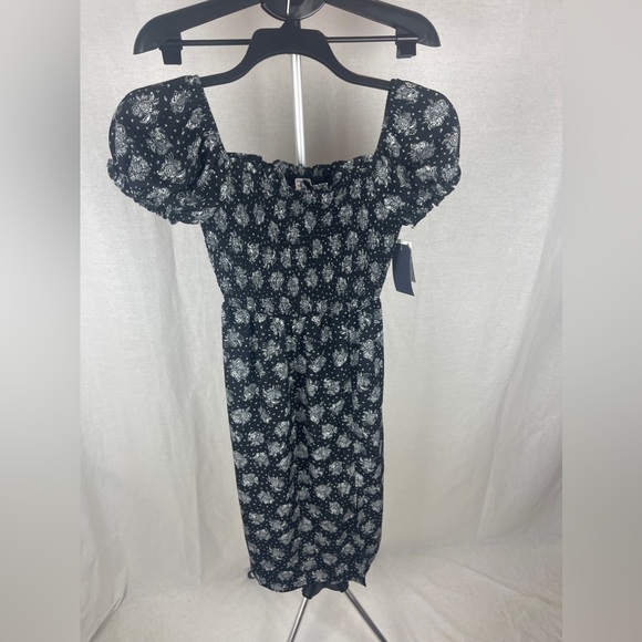 Melrose And Market Black & White Puff Sleeve Smocked Midi Dress Size S (4-6) NWT - Picture 5 of 16